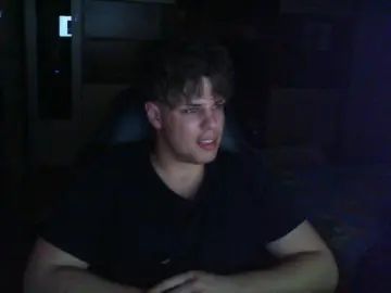 Gay sex chat with gymguy0505 - camgaychat.com - Britain