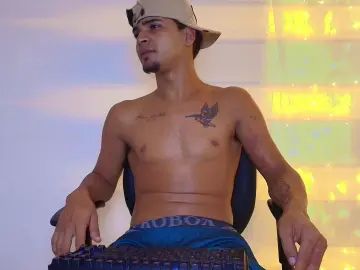 Gay sex chat with alejandro_dirt1 - camgaychat.com - Britain