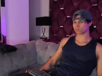 Gay sex chat with tonybenedetti - camgaychat.com - Britain