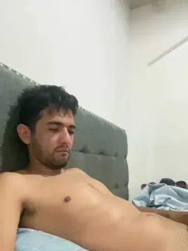 Gay sex chat with Aaron2016 - camgaychat.com - Portugal