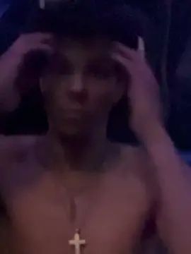 Gay sex chat with Ezzyboy - camgaychat.com - Britain