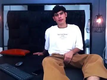 Gay sex chat with kevinbrooks_ - camgaychat.com - Britain