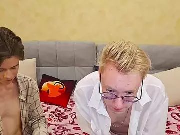Gay sex chat with AndrewwCarter2 - camgaychat.com - Britain