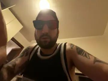 Gay sex chat with Zettezz - camgaychat.com