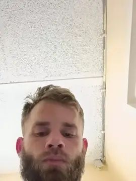 Gay sex chat with Feeethatkitty69 - camgaychat.com - Britain