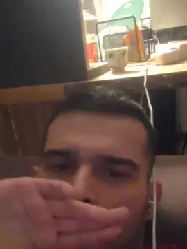 Gay sex chat with boy2428 - camgaychat.com - Italy