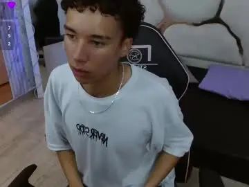 Gay sex chat with zayn_tay - camgaychat.com - Britain