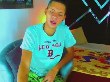 Gay sex chat with Axel_Marcus - camgaychat.com - Britain