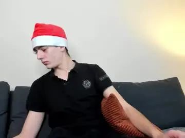 Gay sex chat with iann_martinez - camgaychat.com - Britain