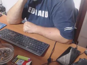 Gay sex chat with mistero390 - camgaychat.com - Italy