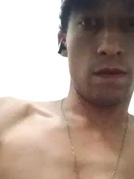 Gay sex chat with Mauricio96sexy - camgaychat.com - Portugal