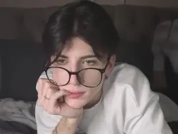 Gay sex chat with oliver_star_boy - camgaychat.com - Britain