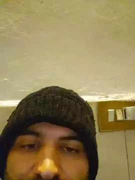 Gay sex chat with ppxxx3 - camgaychat.com - Britain