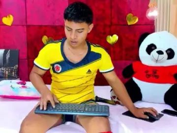 Gay sex chat with Richi_hottt - camgaychat.com