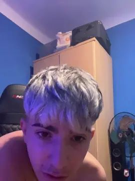 Gay sex chat with Losmejore - camgaychat.com