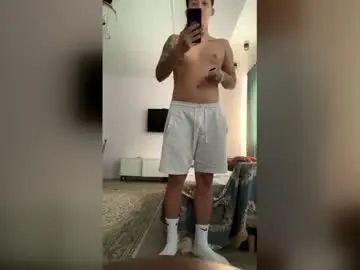 Gay sex chat with sergoooo125480 - camgaychat.com - Britain