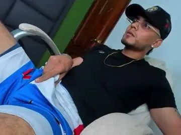 Gay sex chat with adam_killian - camgaychat.com - Britain