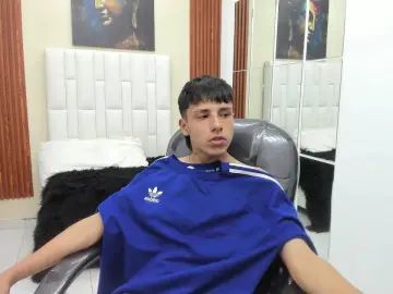 Gay sex chat with ucas_rivas - camgaychat.com - Portugal