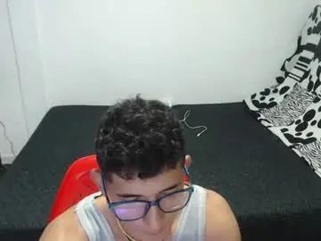 Gay sex chat with josue25sex - camgaychat.com - Britain