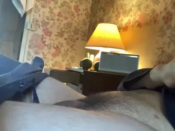 Gay sex chat with adamparis - camgaychat.com - France