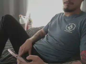 Gay sex chat with Chaser4bears0 - camgaychat.com - Britain