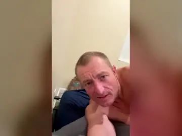 Gay sex chat with rambolando - camgaychat.com - Britain