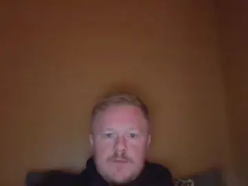 Gay sex chat with BigD4459277 - camgaychat.com - Britain