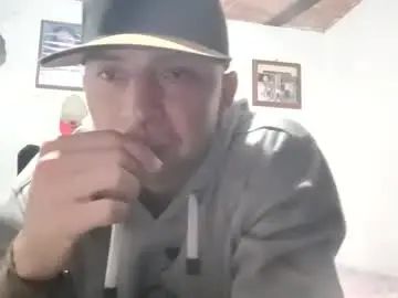 Gay sex chat with eljefe021294 - camgaychat.com - Britain