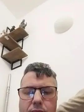 Gay sex chat with Jamesrober - camgaychat.com - Britain