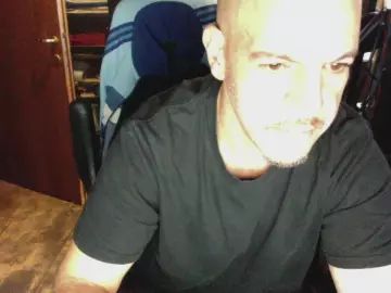 Gay sex chat with EdmondDantes82 - camgaychat.com - Italy