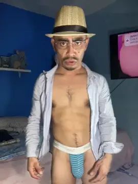 Gay sex chat with El_Pito_Oloroso - camgaychat.com - Britain
