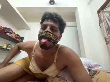 Gay sex chat with Gayboy__23 - camgaychat.com - Britain