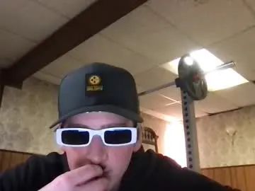 Gay sex chat with hockeyboy297 - camgaychat.com - Britain