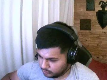 Gay sex chat with nicolinoar01 - camgaychat.com - Britain