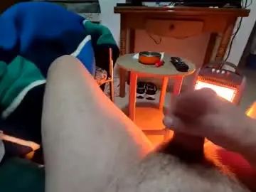 Gay sex chat with chevi23cm - camgaychat.com - Britain