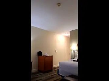 Gay sex chat with stayinalive1992 - camgaychat.com - Britain