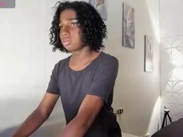 Gay sex chat with teylor_lovee - camgaychat.com - Britain