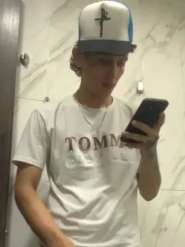 Gay sex chat with jovito_lac0st3 - camgaychat.com - Britain