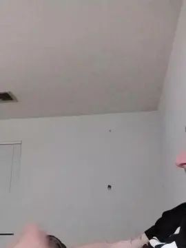 Gay sex chat with gonzilla236923 - camgaychat.com - Britain