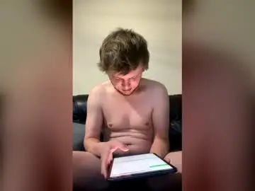 Gay sex chat with hungdaddy450 - camgaychat.com - Britain