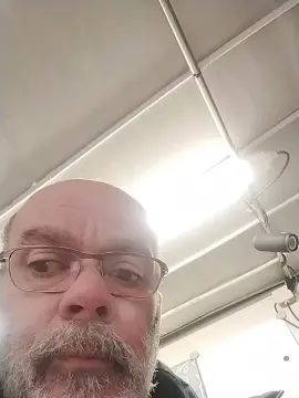 Gay sex chat with Titietmymy - camgaychat.com