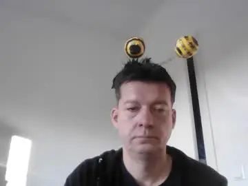 Gay sex chat with nylonwankingbee - camgaychat.com - Russia