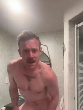 Gay sex chat with Biguncut76543 - camgaychat.com - Britain