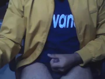 Gay sex chat with Your_craving18 - camgaychat.com - Britain