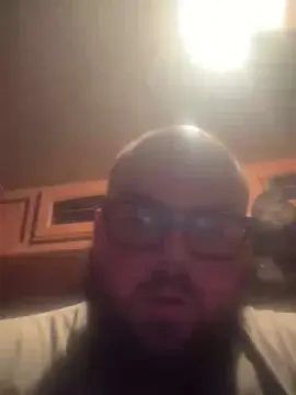 Gay sex chat with Dadbod94 - camgaychat.com - Britain