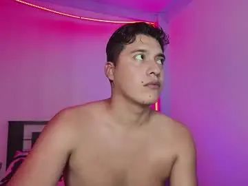 Gay sex chat with mole_seduction - camgaychat.com - Britain