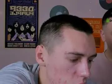 Gay sex chat with ethan_shade - camgaychat.com - Britain