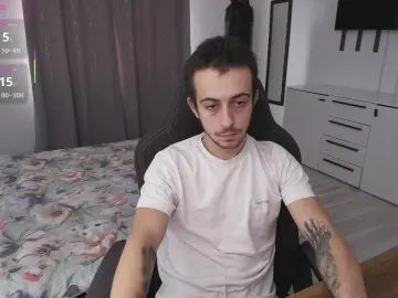 Gay sex chat with AdamRayn - camgaychat.com - Britain