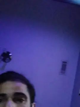 Gay sex chat with ReddSaint25 - camgaychat.com - Britain