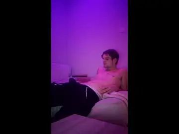 Gay sex chat with goldenboy_00 - camgaychat.com - Britain